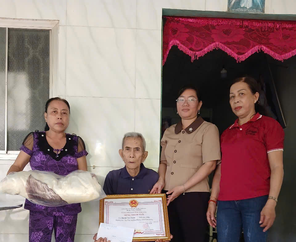Họp mặt Chúc thọ - Mừng thọ Người Cao tuổi ở Ấp Chợ
